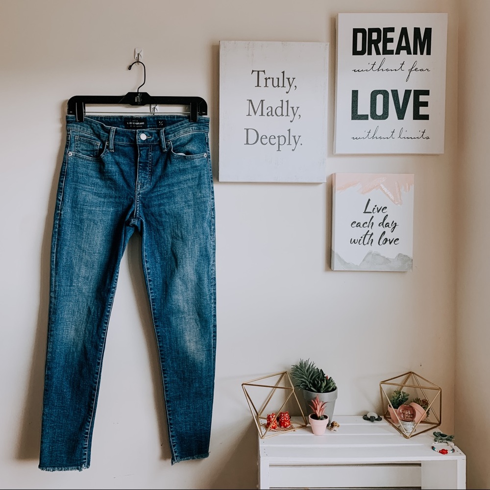 Lucky brand medium wash jeans